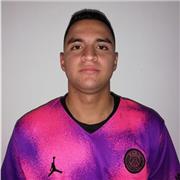 Soy un joven que practica el fútbol muy apasionado detrás de un Sueño y entusiasmado por enseñarte a jugar fútbol